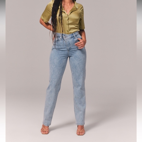 Abercrombie & Fitch Denim - Abercrombie 90s Curve Love Jeans w/ Criss Cross Waiste